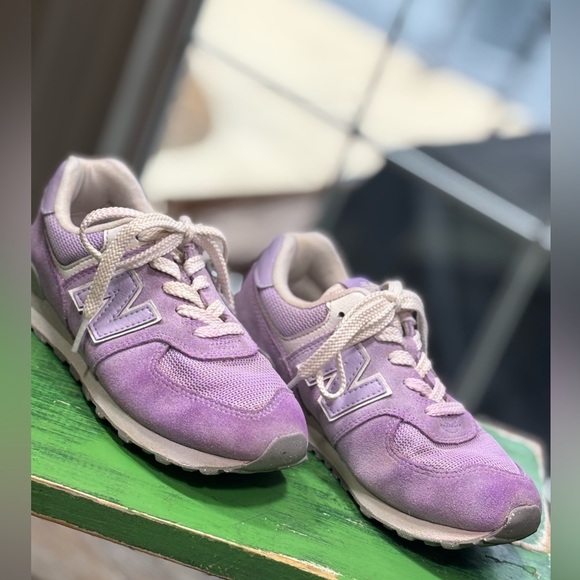 New Balance 574 Lace-up Running Tennis Shoe Sneaker Lilac-Lavender Girl Sz-2 GUC - Picture 1 of 8
